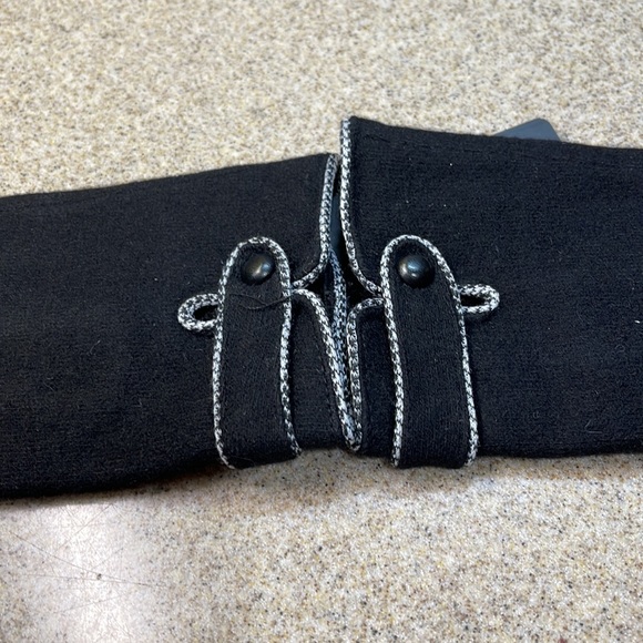 HOUNDSTOOTH GLOVES 🧤 BLACK / WHITE LOVE ❤️ THE LITTLE TOUCH HOUNDSTOOTH. - Picture 4 of 9